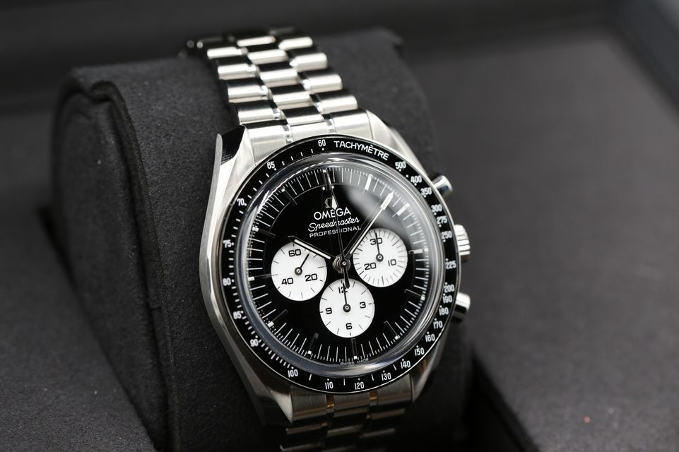 Omega Speedmaster Moonwatch Professional 310.30.42.50.01.004 Image 2